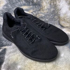 NEW Baabuk wool shoes